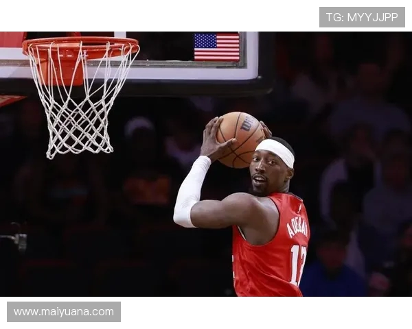 阿德巴约半场表现出色10投7中贡献16分5篮板助力球队高效终结比赛 阿德巴约半场表现出色10投7中贡献16分5篮板助力球队高效终结比赛